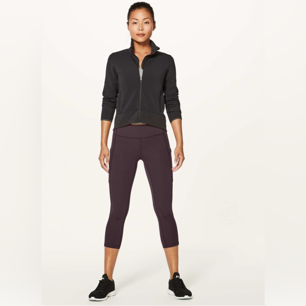 EUC Lululemon Speed Up Crop (21") in Pelt Size 8
